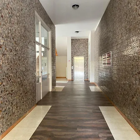 Chiclife - Florentin Downtown